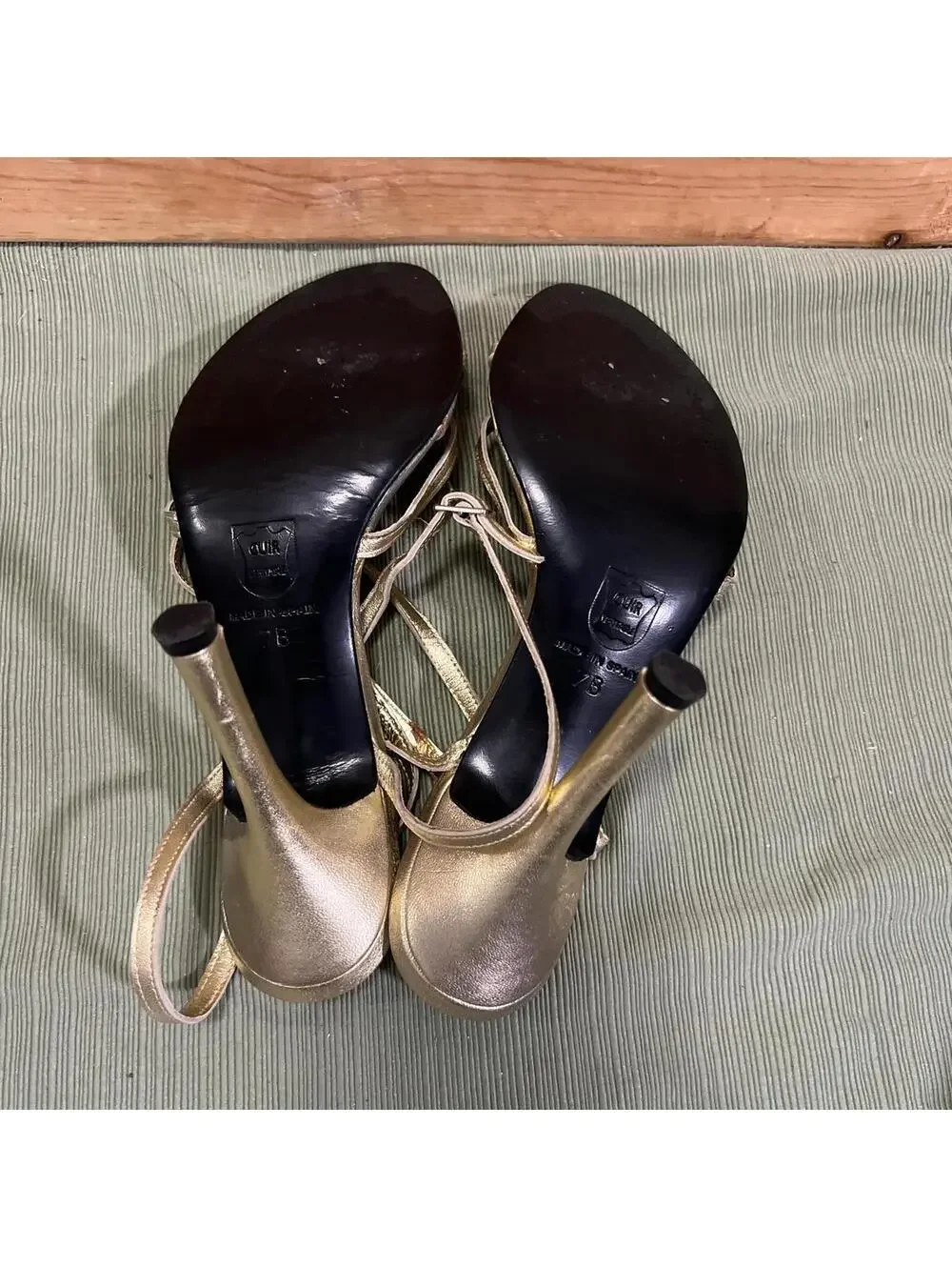 Charles David Gold Metallic Genuine Leather Strappy Heels Womens Size 7 B